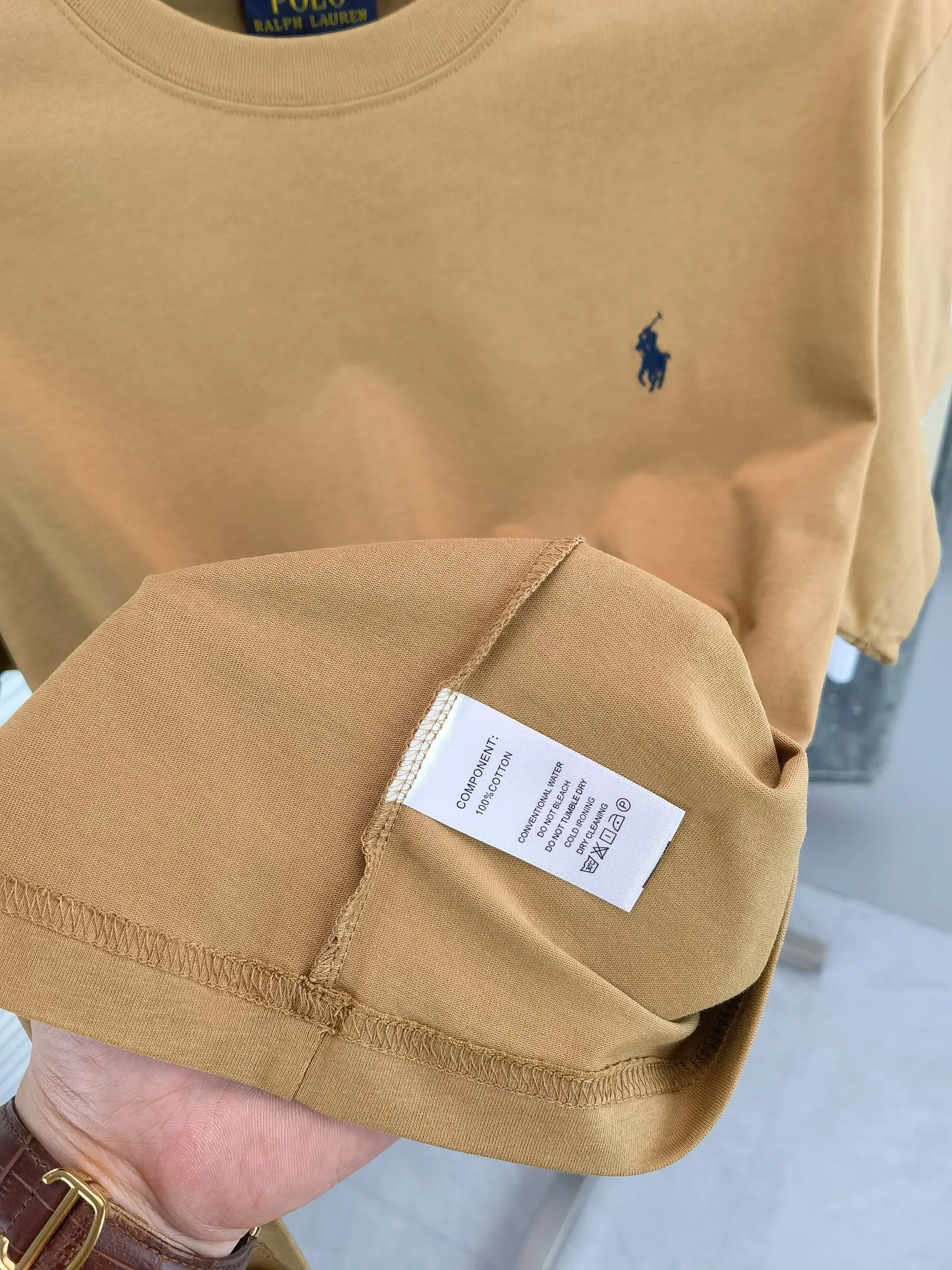 P170 🌸🌸🌸 Ralph Lauren Polo (available all year round) short-sleeved T-shirt 280g, couples style, same style for men and women. Made of imported custom dyed fabric, fashionable yet luxurious. The quality is unquestionable. The upper body effect is great💂🏿 The single product is very unique. Color: Picture color (7 colors) Size: M ~ 2xL